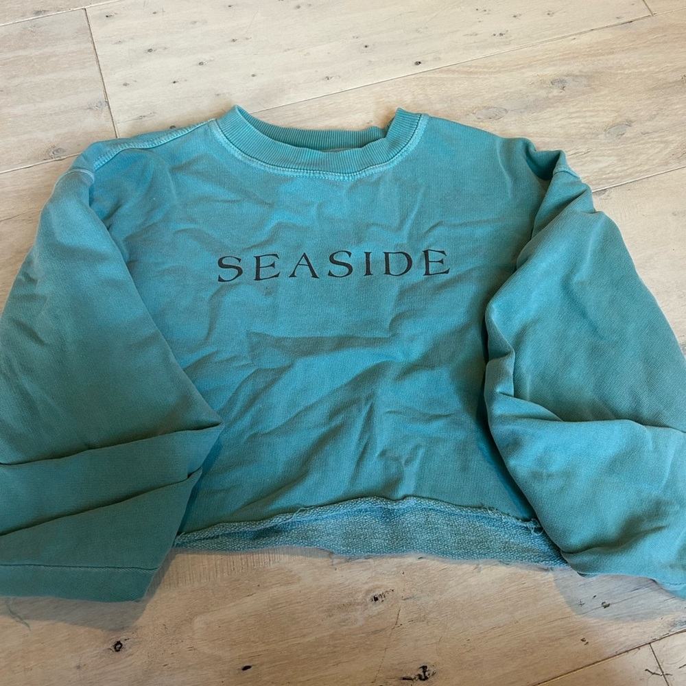 Seaside cropped crewneck